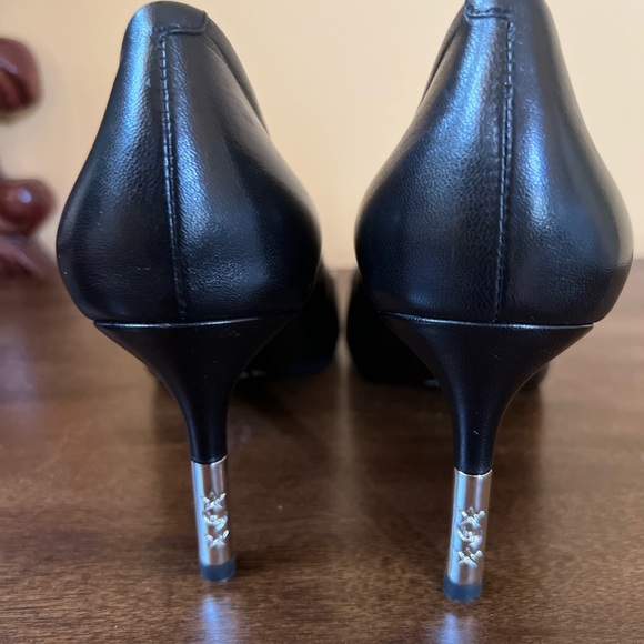 Byblos Black Pumps (EU 40/US 9) women's couture - Picture 6 of 6